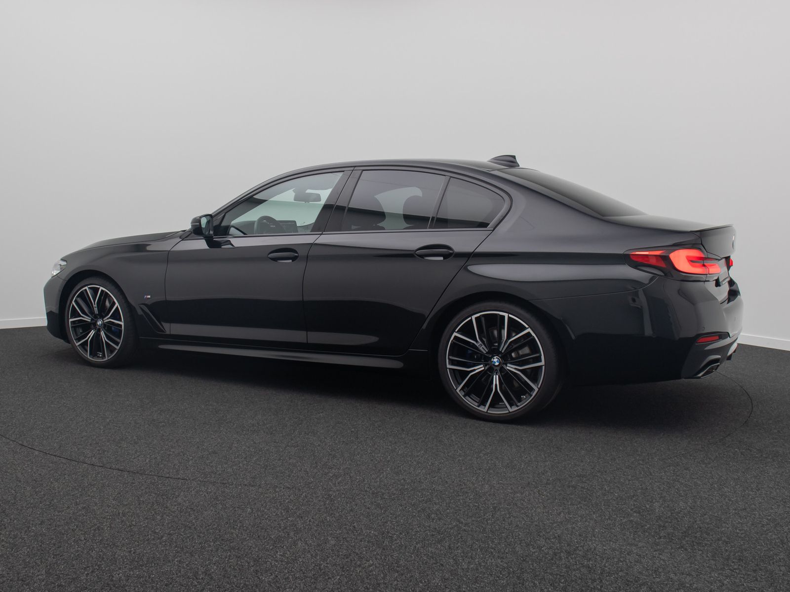 Fahrzeugabbildung BMW 530d M Sport Kamera DAB HiFi 4Klima Alarm 20Zoll