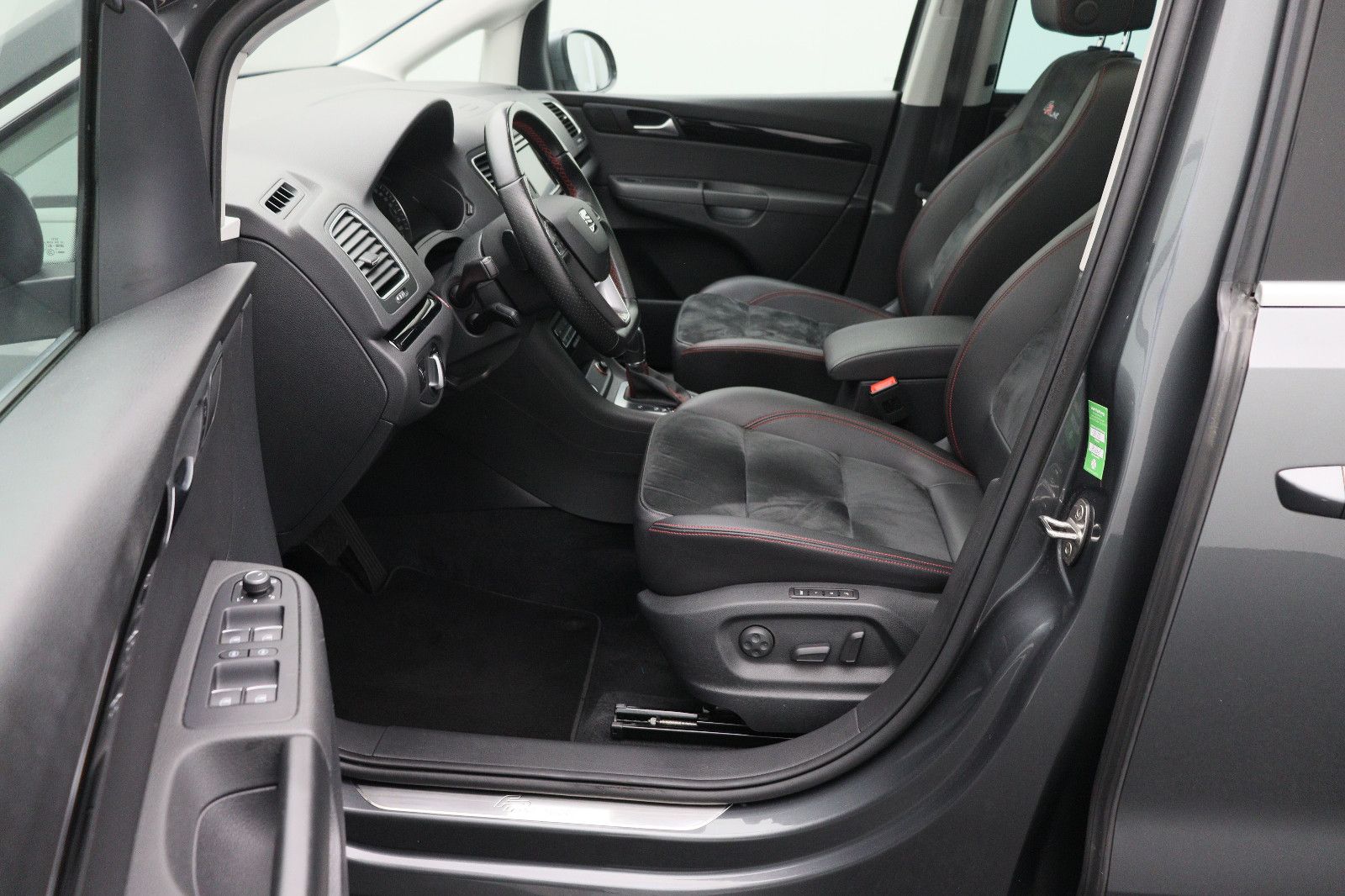 Fahrzeugabbildung SEAT Alhambra 2.0 FR-Line  Xcellence DSG 7 SITZE NAVI