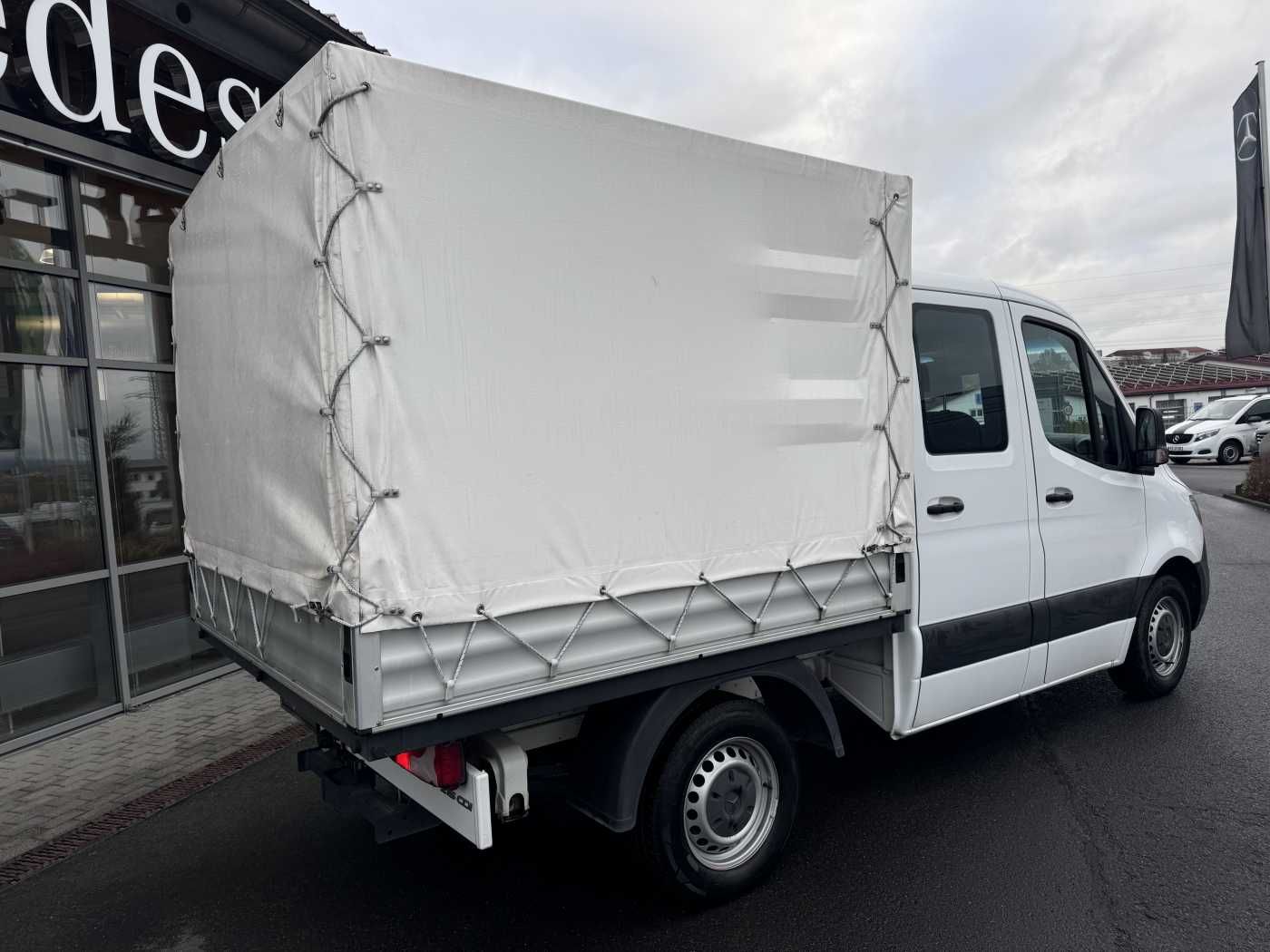 Fahrzeugabbildung Mercedes-Benz Sprinter 215 CDI DoKa 9G Klima AHK Tempomat SHZ