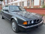 BMW E32 750i - BMW 750: E32 750i