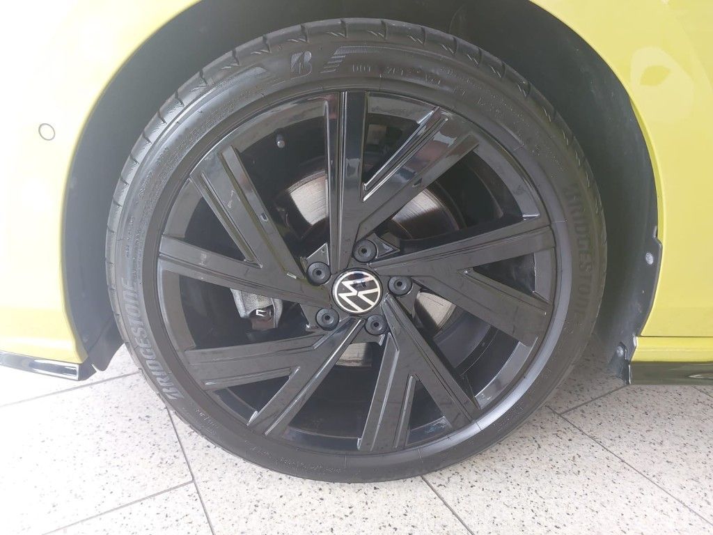 Fahrzeugabbildung Volkswagen Golf Variant 2.0 TSI OPF 4Motion DSG R-Line