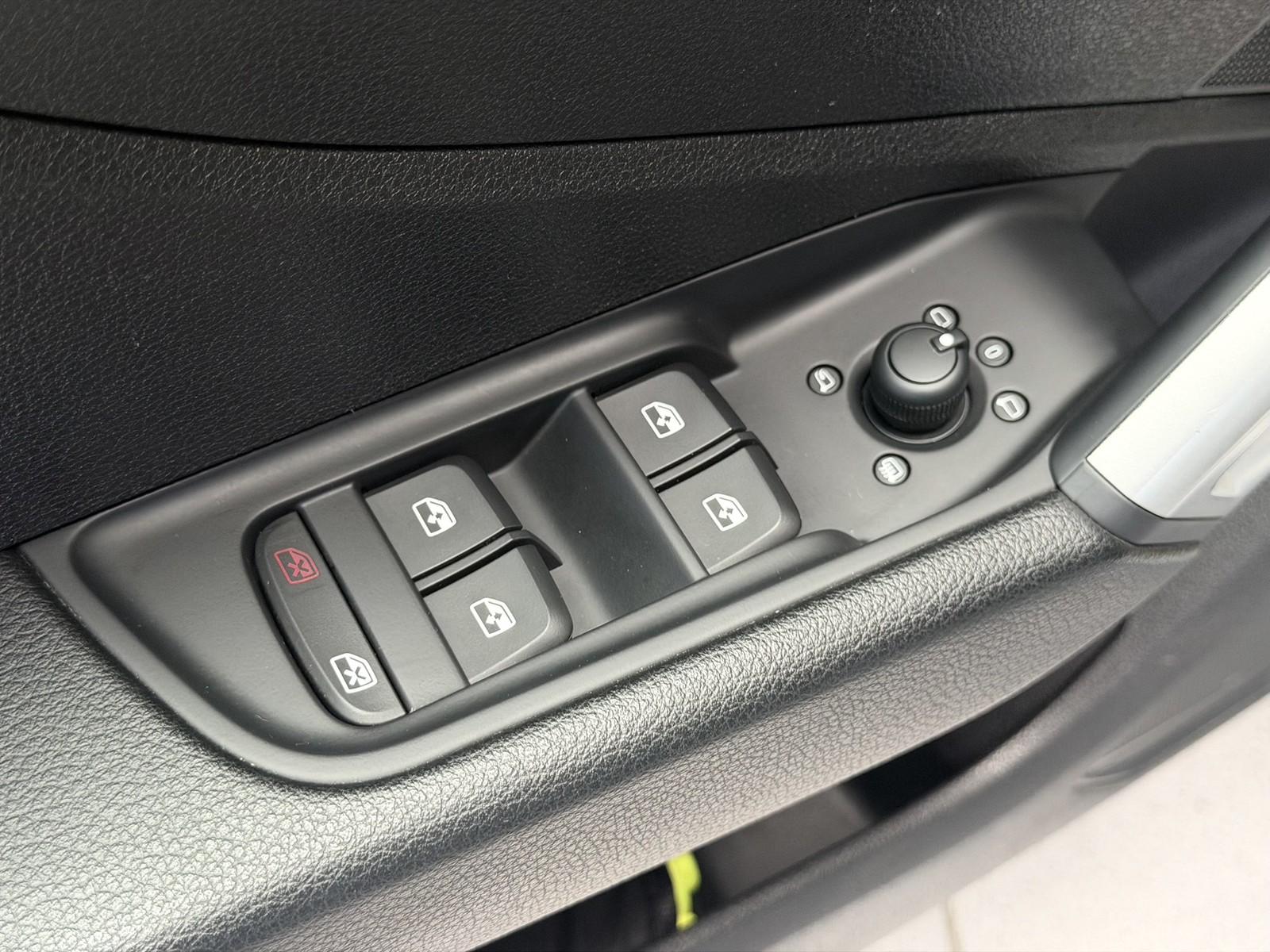 Audi Q2 35 TFSI advanced KAMERA NAVI SHZ CARPLAY LED, миниатюра 30