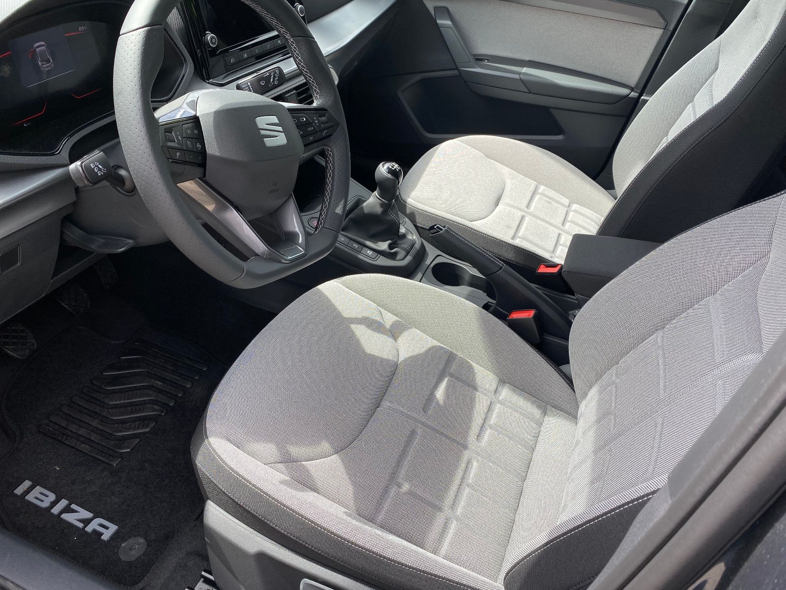 Fahrzeugabbildung SEAT Ibiza 1.0 TSI 85 kW FR *SHZ *PDC vo+hi *FULLLINK
