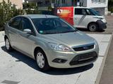 Ford Focus 1,6 Style + Serviceheft voll gepflegt  - Ford Focus aus 2009: Se