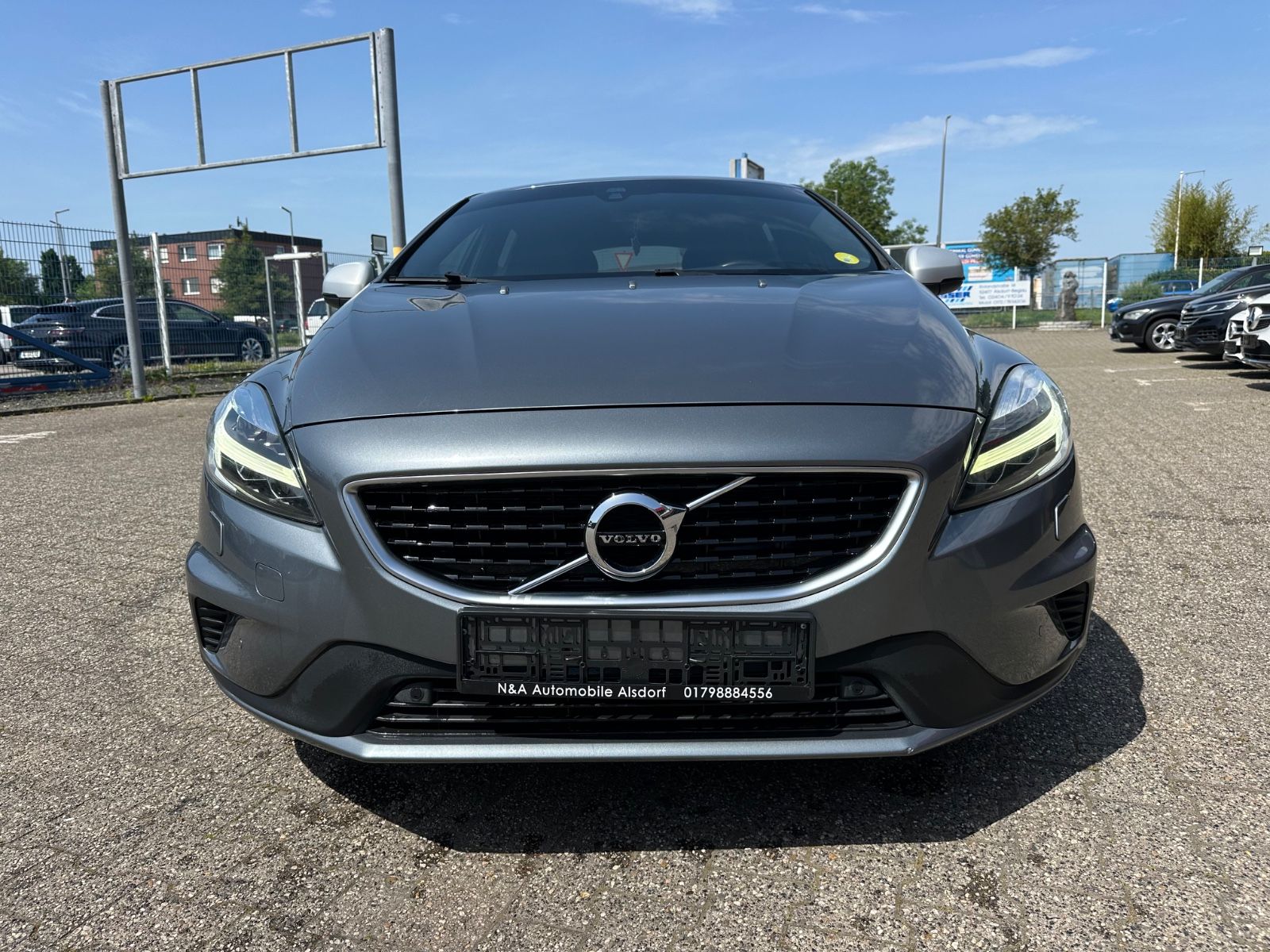 VOLVO V40