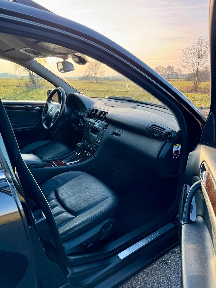 Mercedes-Benz C220 2005 — photo 9