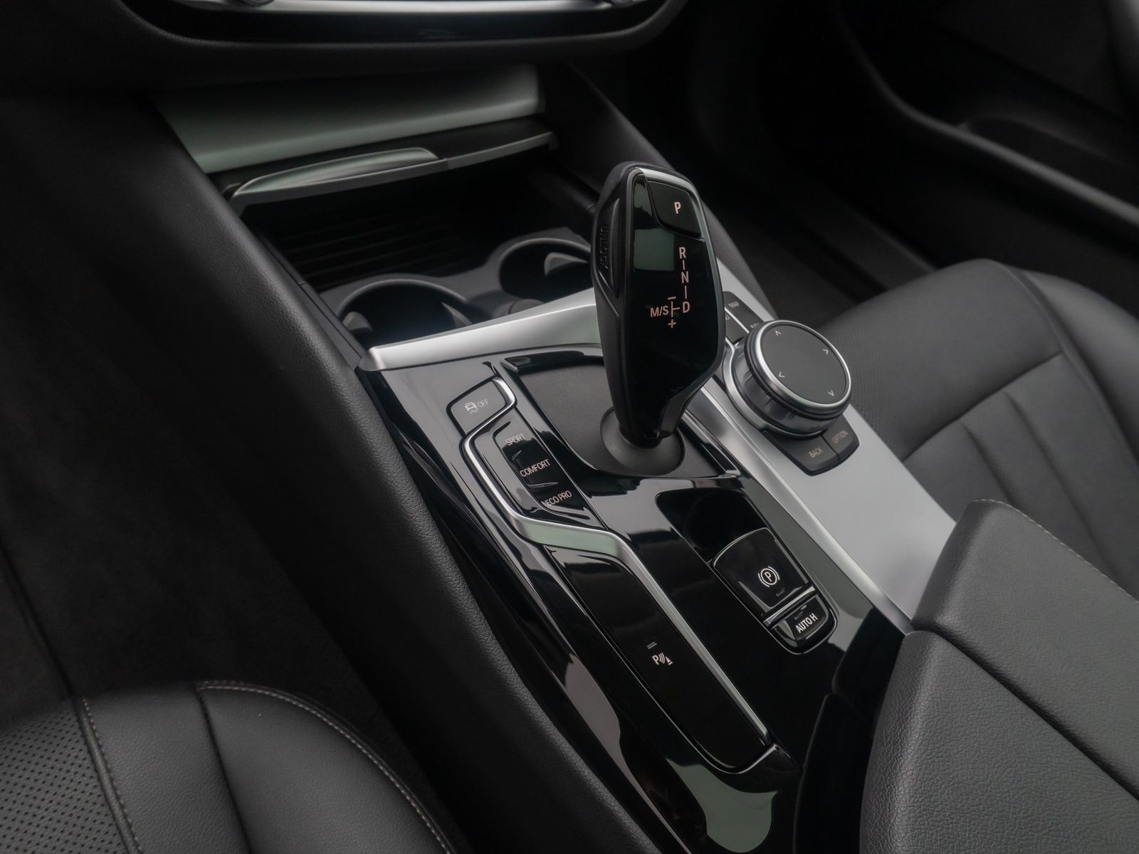 Fahrzeugabbildung BMW 520d xD Alarm 4xKlima Leder DAB Panorama 18Zoll