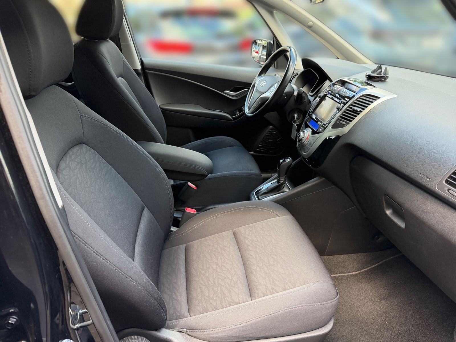 Fahrzeugabbildung Hyundai ix20 1.6 Automatik Space Plus Navi