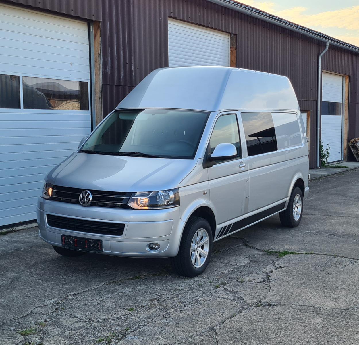 Volkswagen T5 Transporter Hochdach ideal als Camper