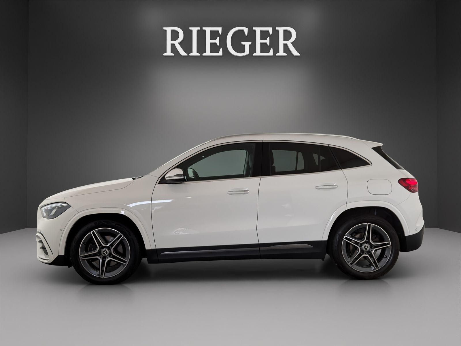 Mercedes-Benz GLA 200 AMG Line 2x *Premium*MB LED*19*WiPa+Kam foto 5