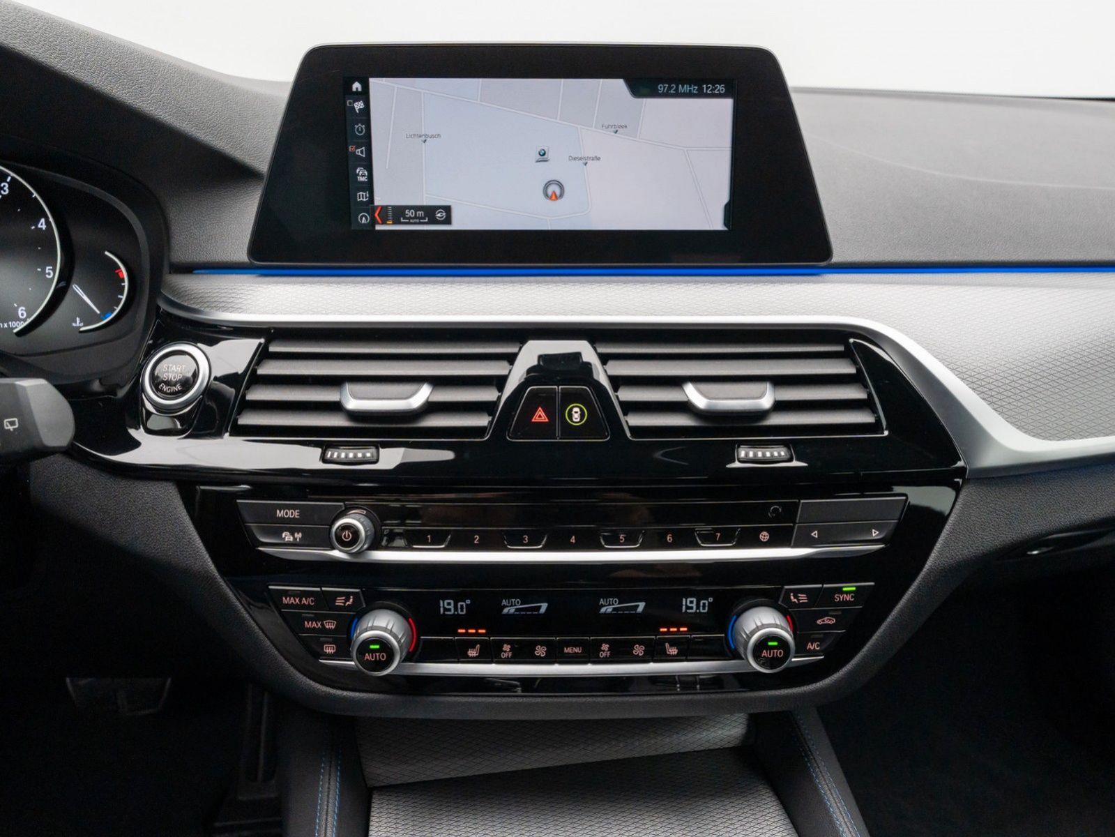 Fahrzeugabbildung BMW 520d xD M Sport LED Alarm DAB Kamera Parkassist