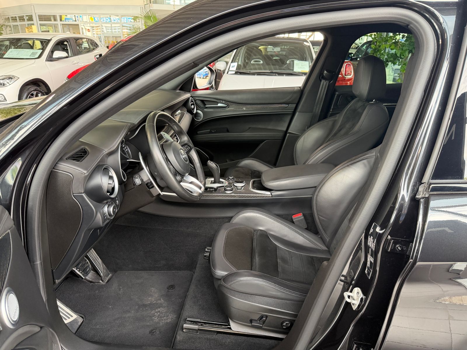 Fahrzeugabbildung Alfa Romeo Stelvio Veloce Ti Q4 H/K BI-XEN NAV RFK 21"