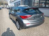 Infiniti Q30 1.5d Nav, LED  - Infiniti Q30