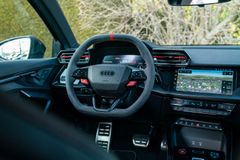 AUDI RS 3 Sportback quattro/ DYNAMIKPAKET/ INDIVIDUAL AUDI RS 3 Sportback quattro/ DYNAMIKPAKET/ INDIVIDUAL