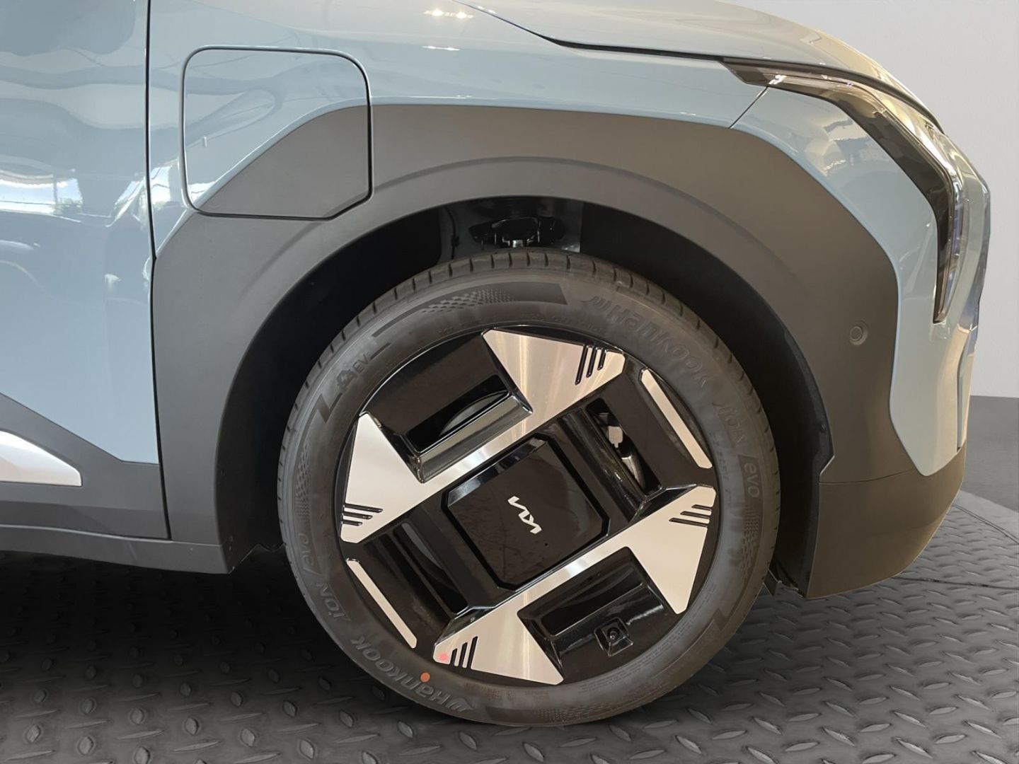 Fahrzeugabbildung Kia EV3 150 kW Earth Navi 360° Kamera LED El. Heckkl