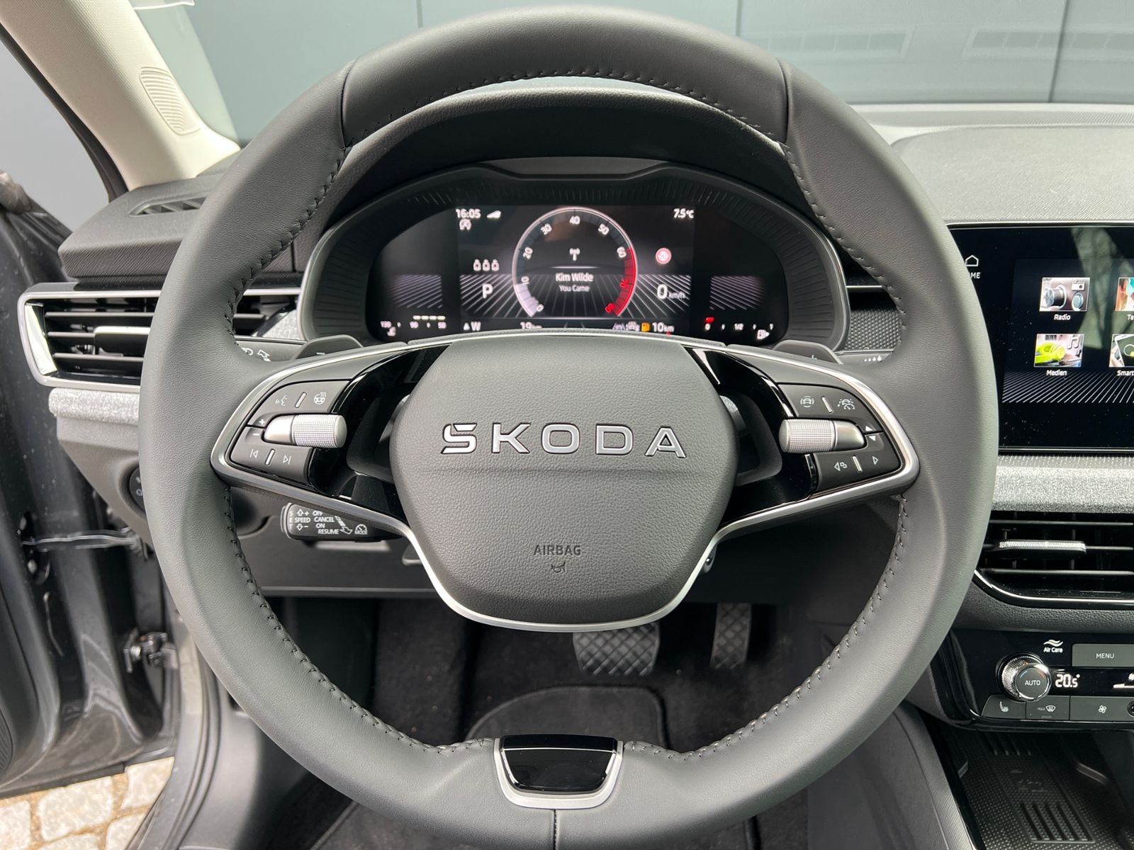 Fahrzeugabbildung SKODA Kamiq Tour 1.0 TSI DSG *AHK, ACC, 17"-LM*
