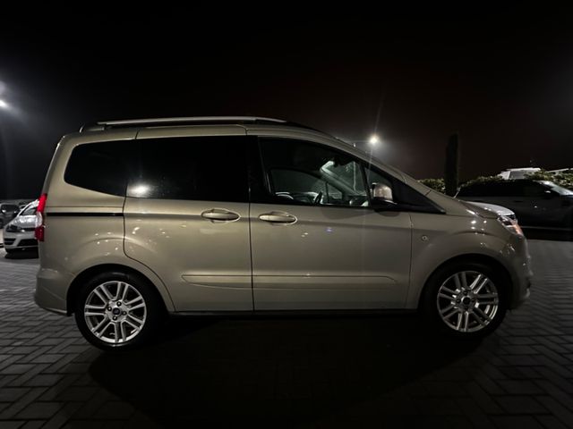 Ford Tourneo Courier  Titanium