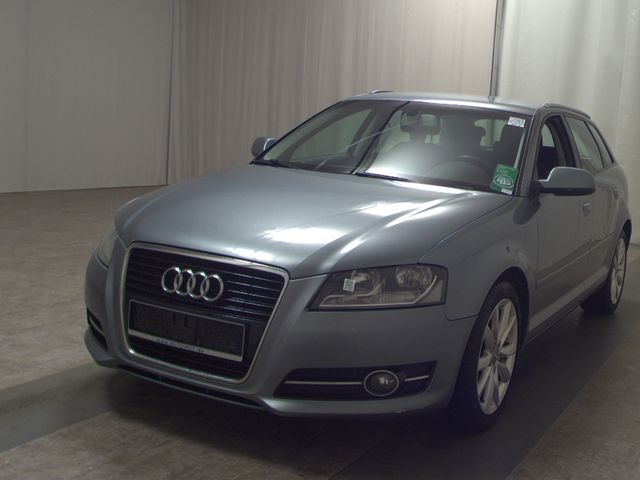 Audi A3 Sportback 1.6 TDI Attraction KlimaA SHZ PDC