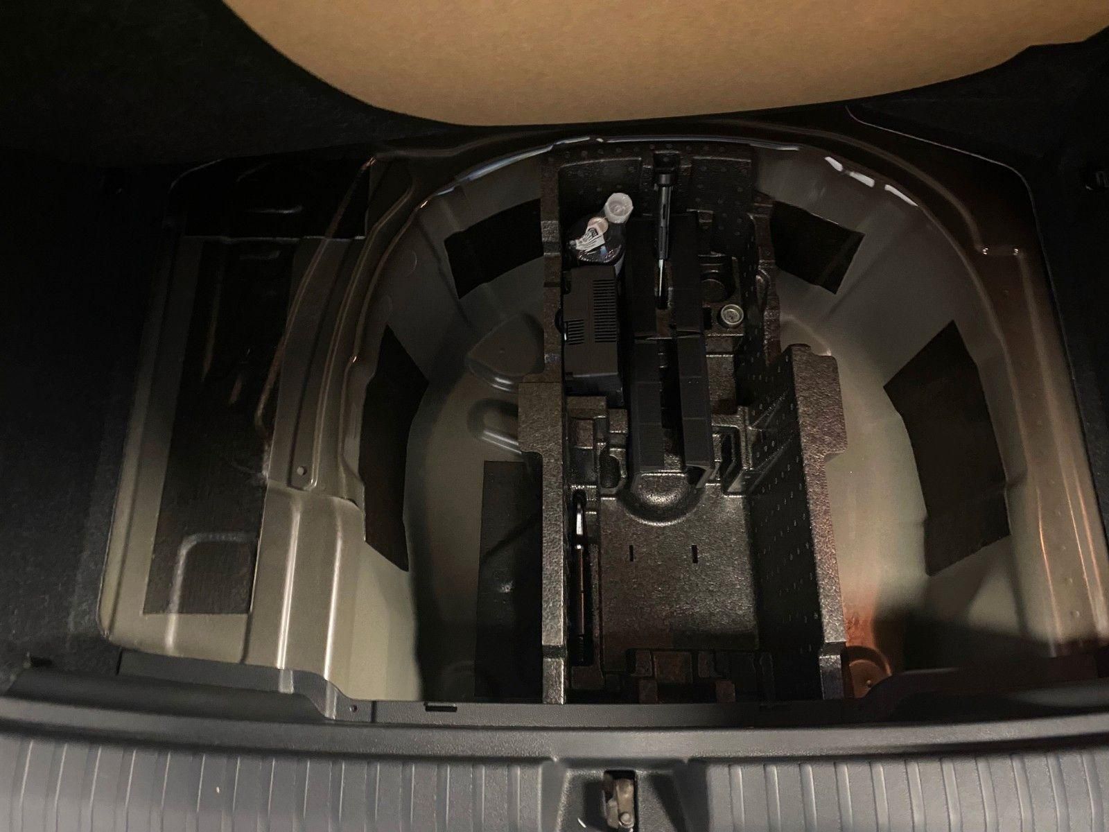 Fahrzeugabbildung SKODA Kamiq 1.5 TSI ACT DSG Monte Carlo+MATRIX+APP++++