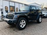 Jeep Wrangler 2.8 CRD Unlimited Sahara Automatik - Jeep Wrangler mit Diesel-Antrieb: Geländewagen
