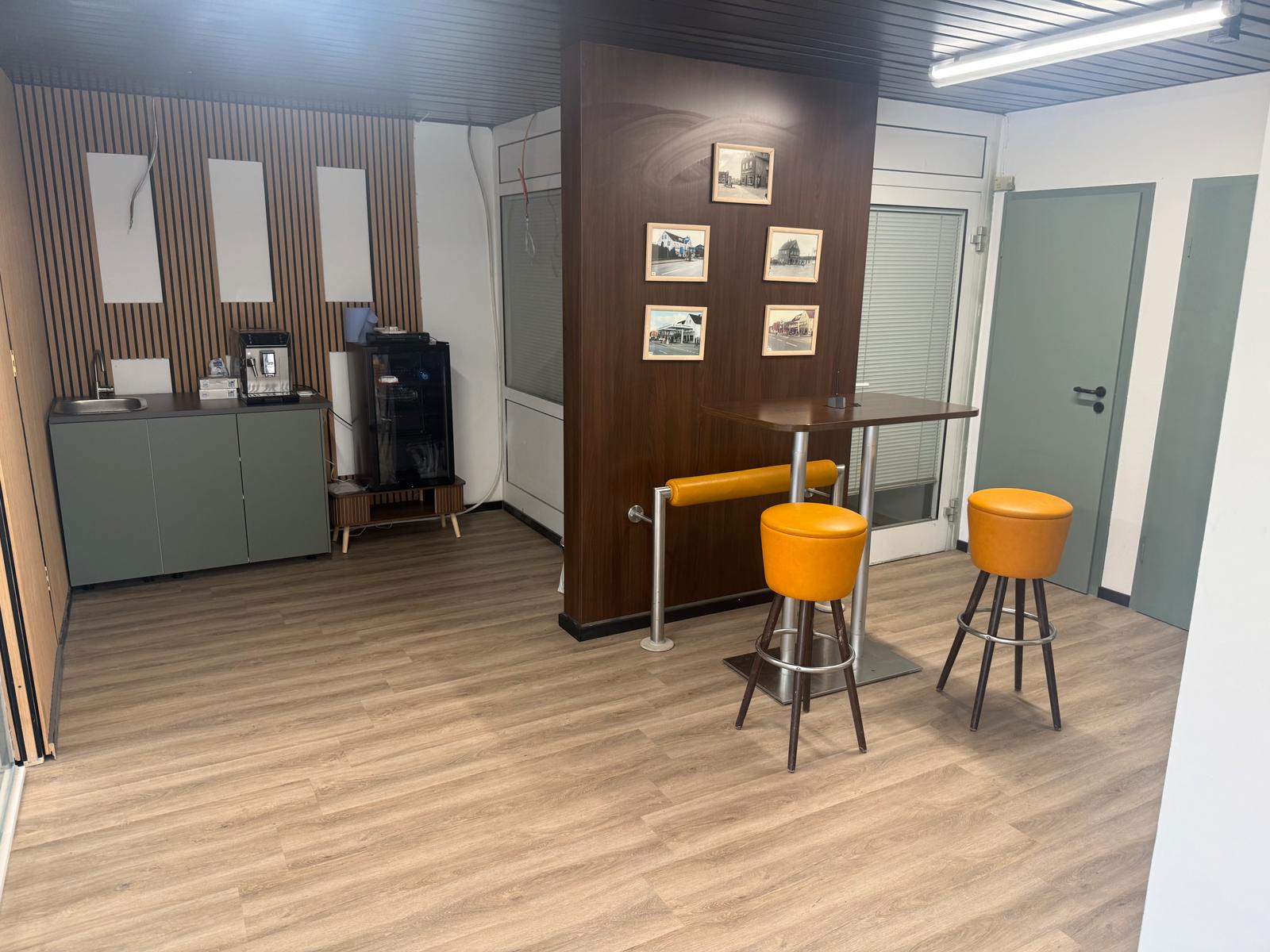 showroom-image-top