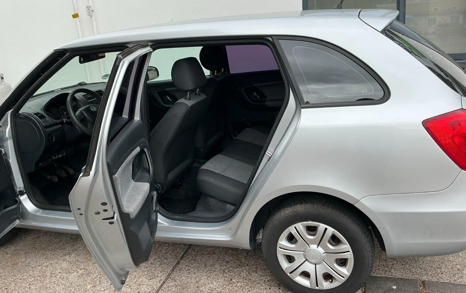 Skoda Fabia 2012 — photo 5