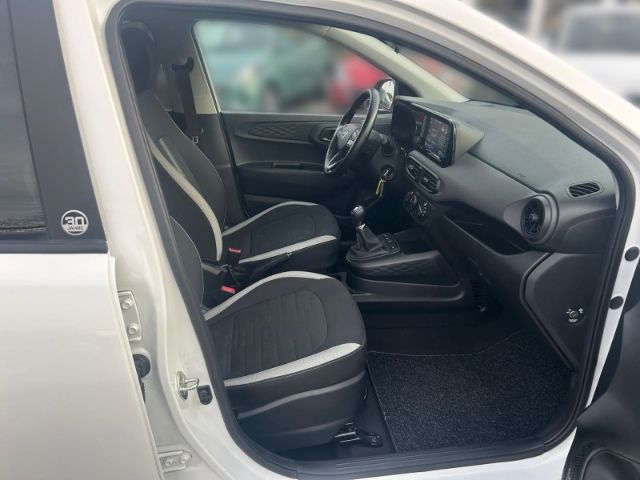 Fahrzeugabbildung Hyundai i10 Edition 30 Apple CarPlay Android Auto DAB SH
