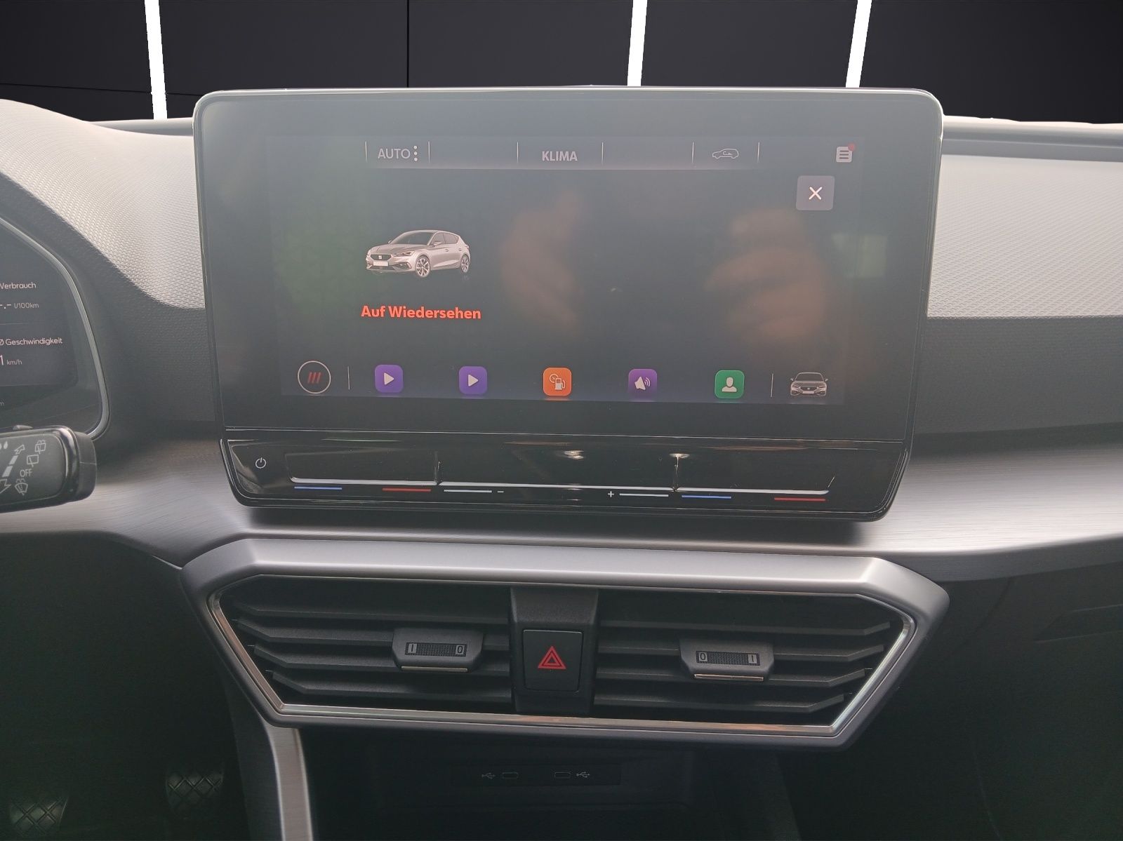 Fahrzeugabbildung SEAT Leon TSI FR-Line LED AHK GRA RFK LM