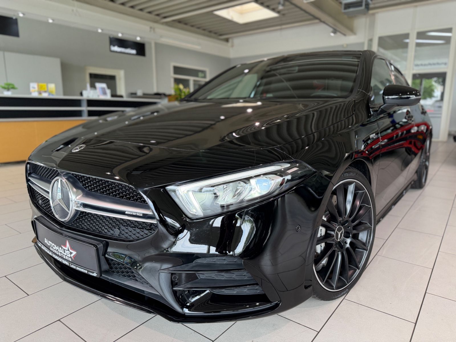 MERCEDES-BENZ A 35 AMG Limousine 4Matic Night*SZH*ACC