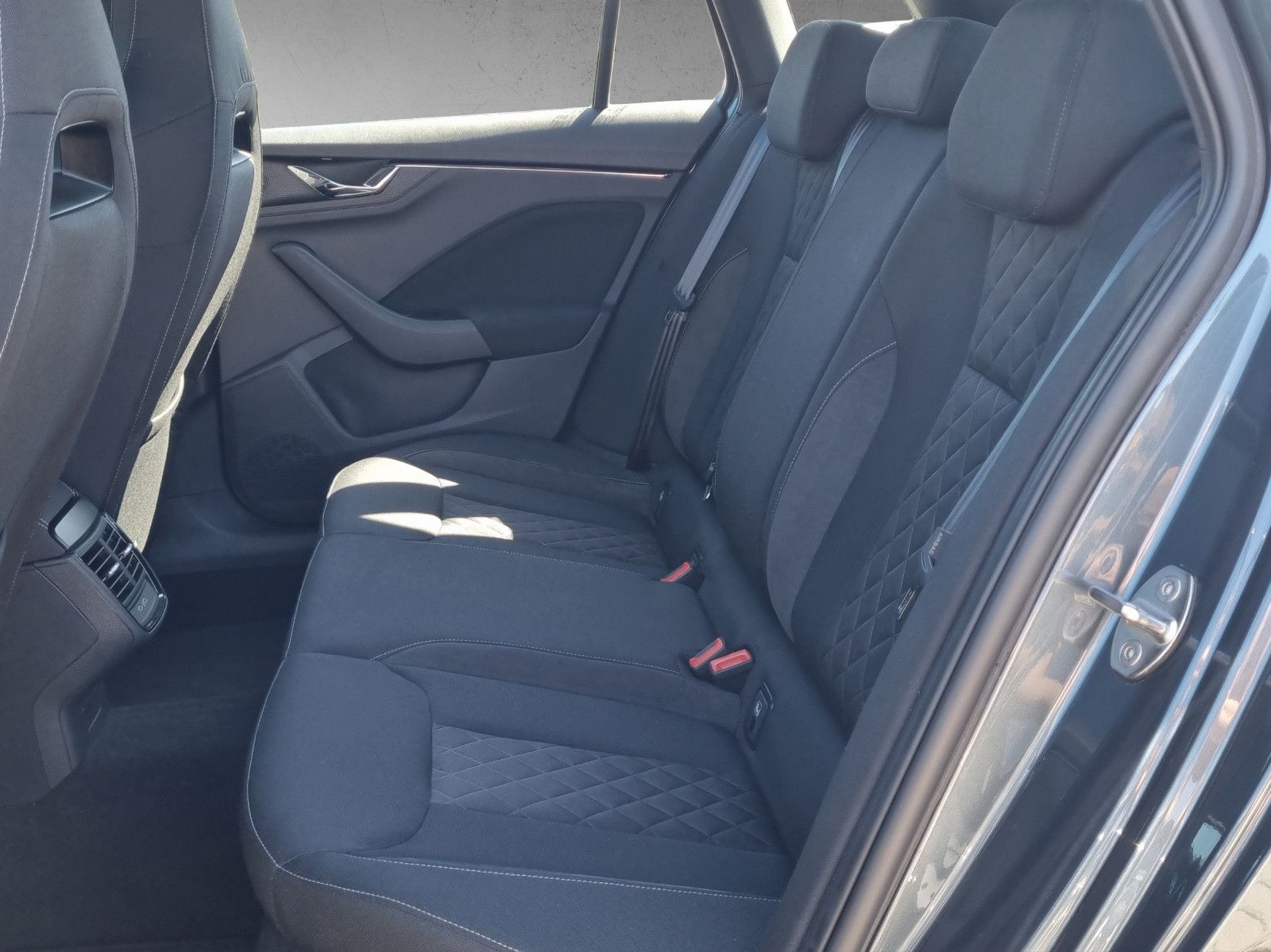 Fahrzeugabbildung SKODA Kamiq Style 1,5 TSI DSG Navi GRA PDC