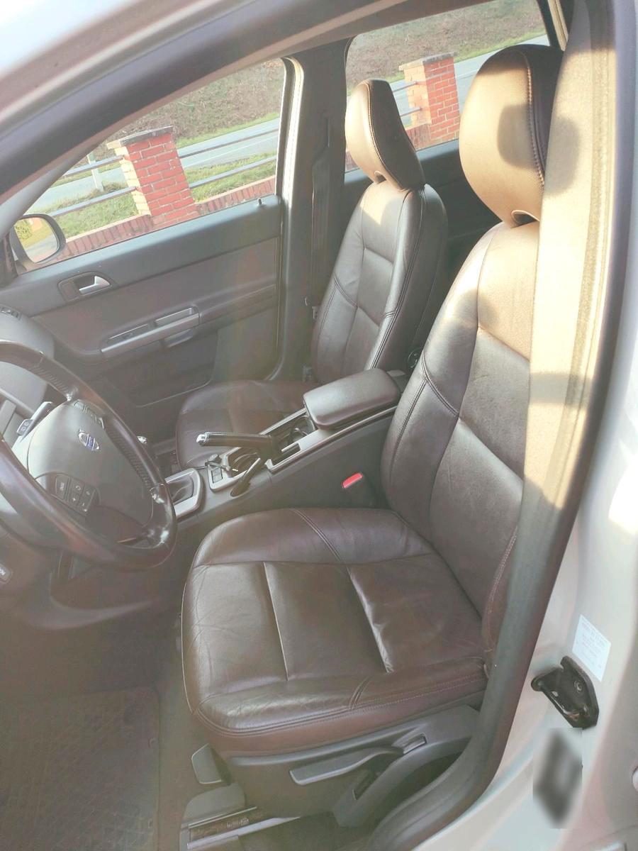 Volvo V50 2011 — photo 11