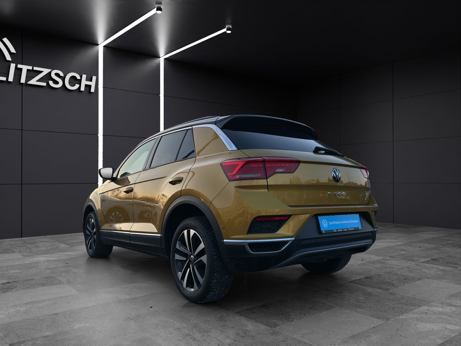 Fahrzeugabbildung Volkswagen T-Roc TSI United LED Navi AID ACC Park-Assist SH