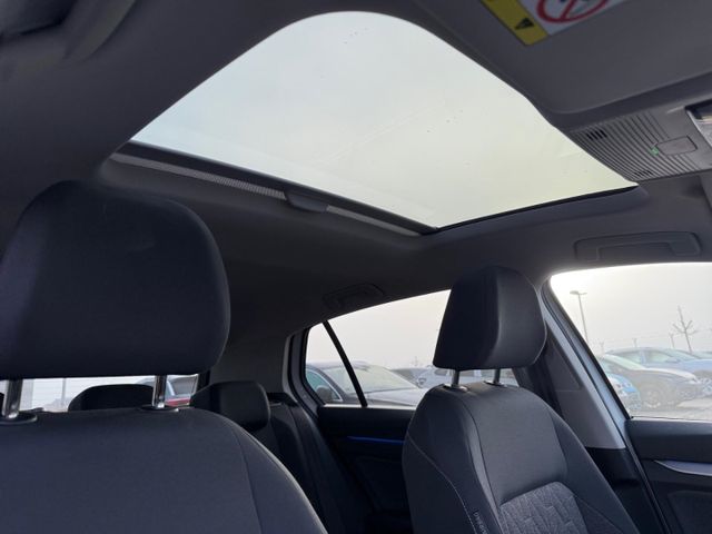 Golf 8 VIII Move 1.5 eTSI AHK-klappbar El. Panod