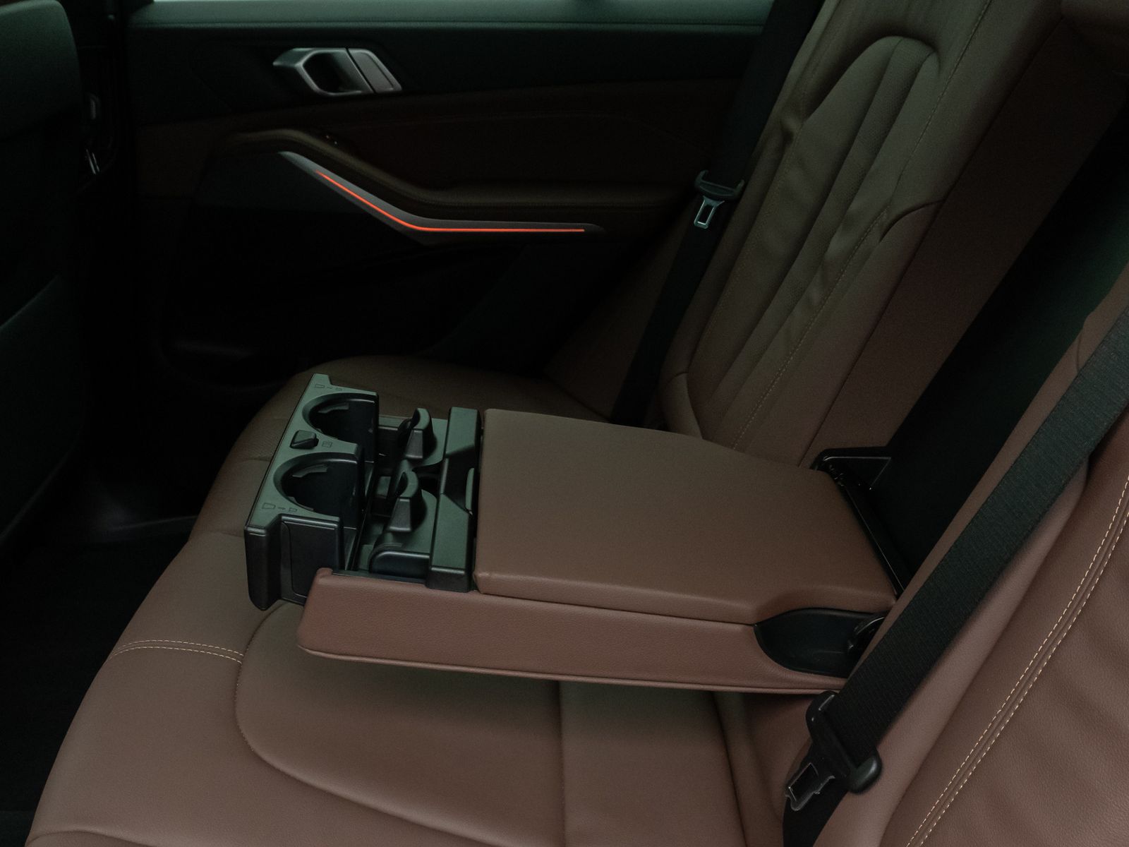 Fahrzeugabbildung BMW X5 xD45e M Sport Kamera Laser HUD DAB HiFi ACC