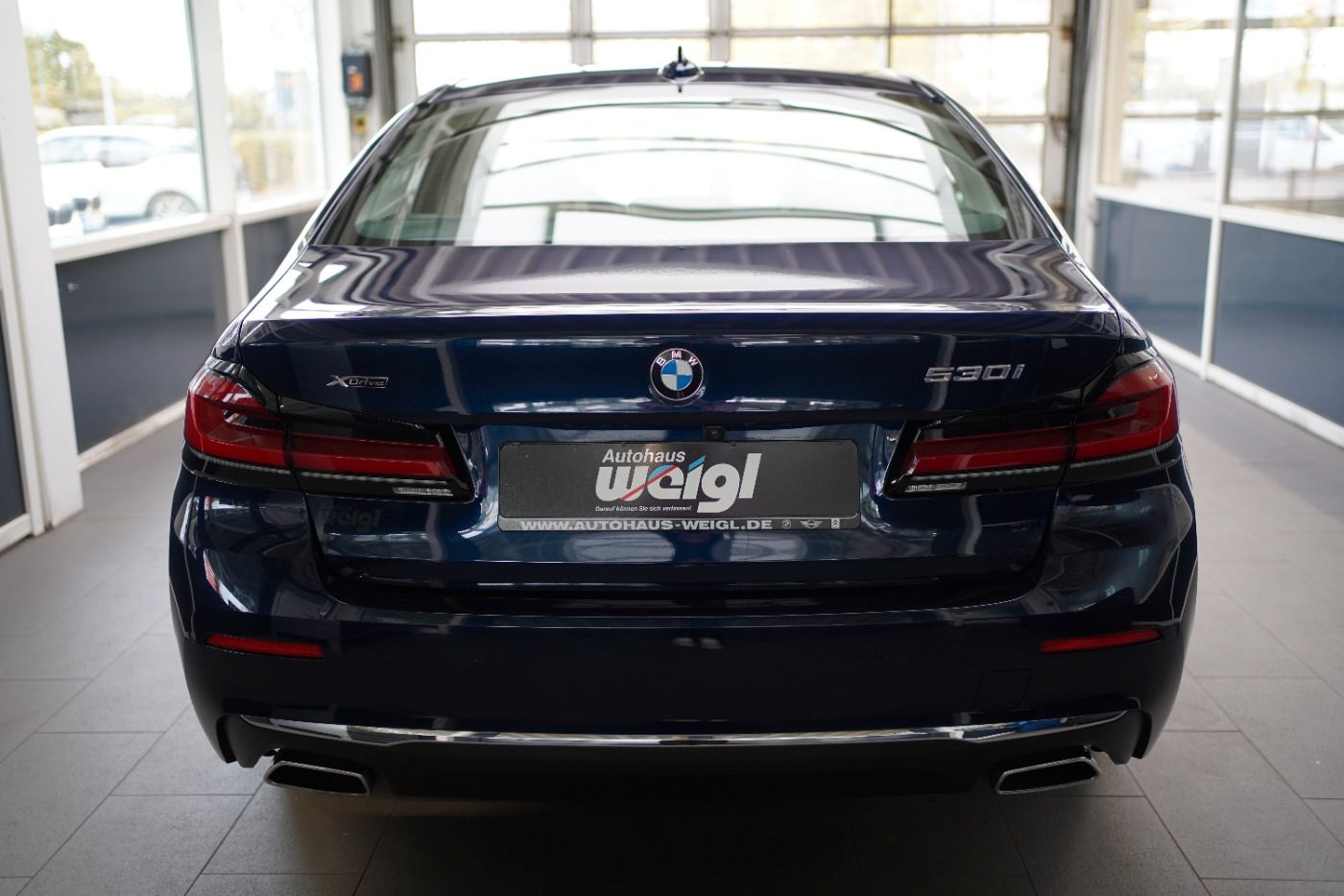 Fahrzeugabbildung BMW 530i xDrive Luxury Line +Komfortsitze+Laserlicht