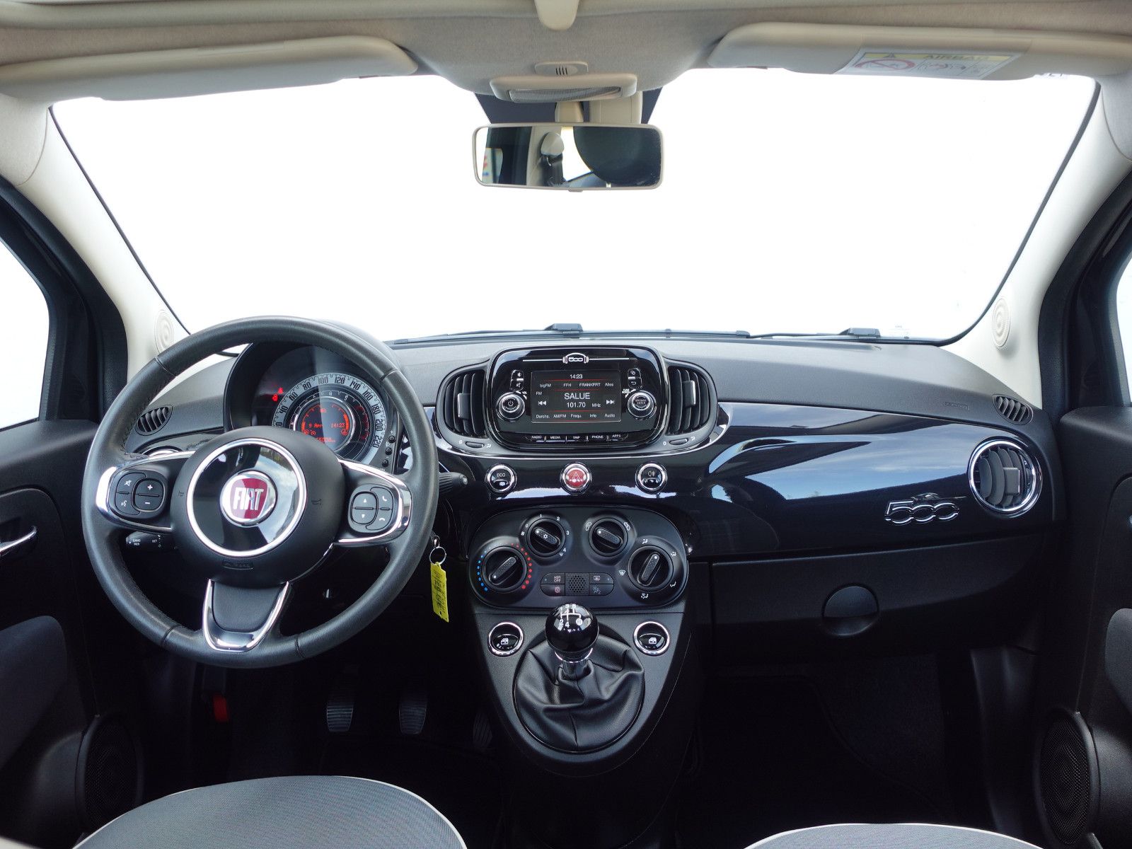 Fahrzeugabbildung Fiat 500 0.9 8V TwinAir Lounge S&S   Panoramadach,PDC