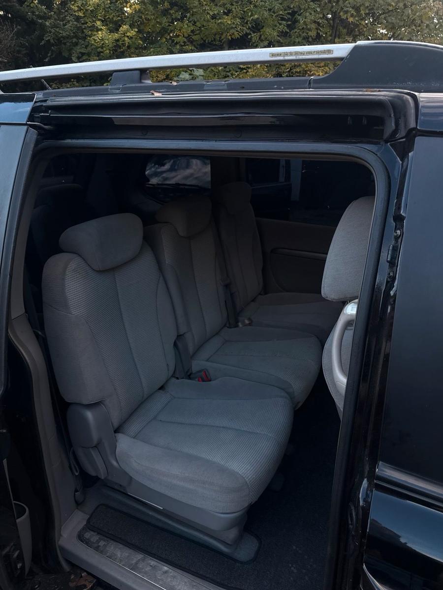 Kia Carnival 2009 — photo 7