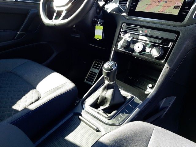 Fahrzeugabbildung Volkswagen Golf Sportsvan Join 1.0TSI LED Navi Kamera ACC