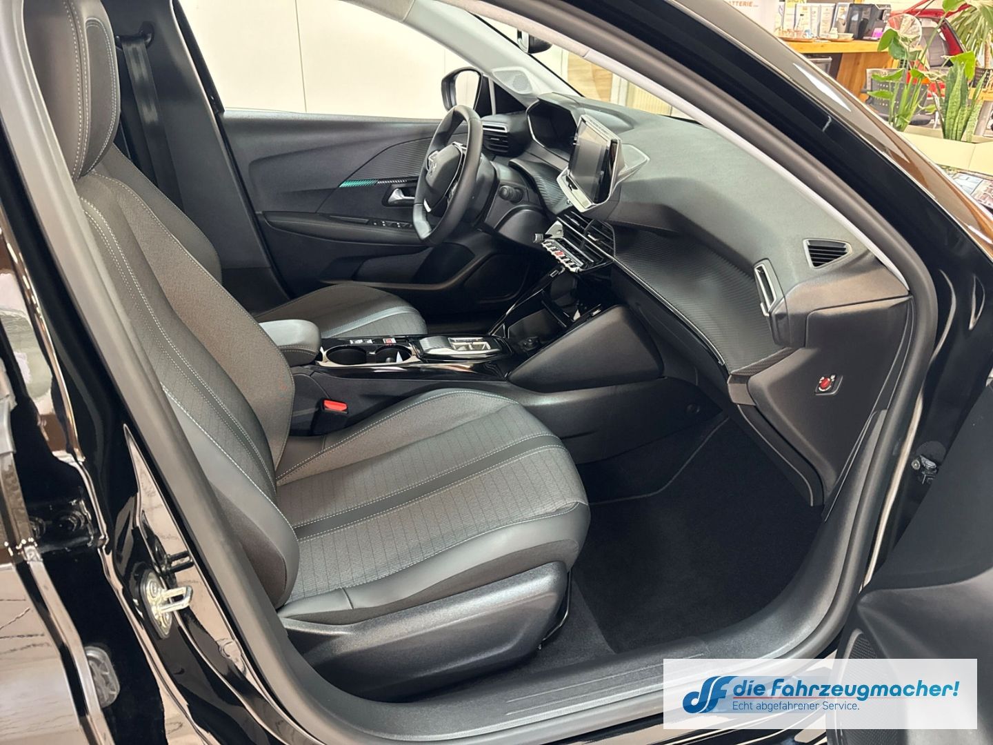 Fahrzeugabbildung Peugeot 208 e- Allure Navi Digitales Cockpit LED Apple C