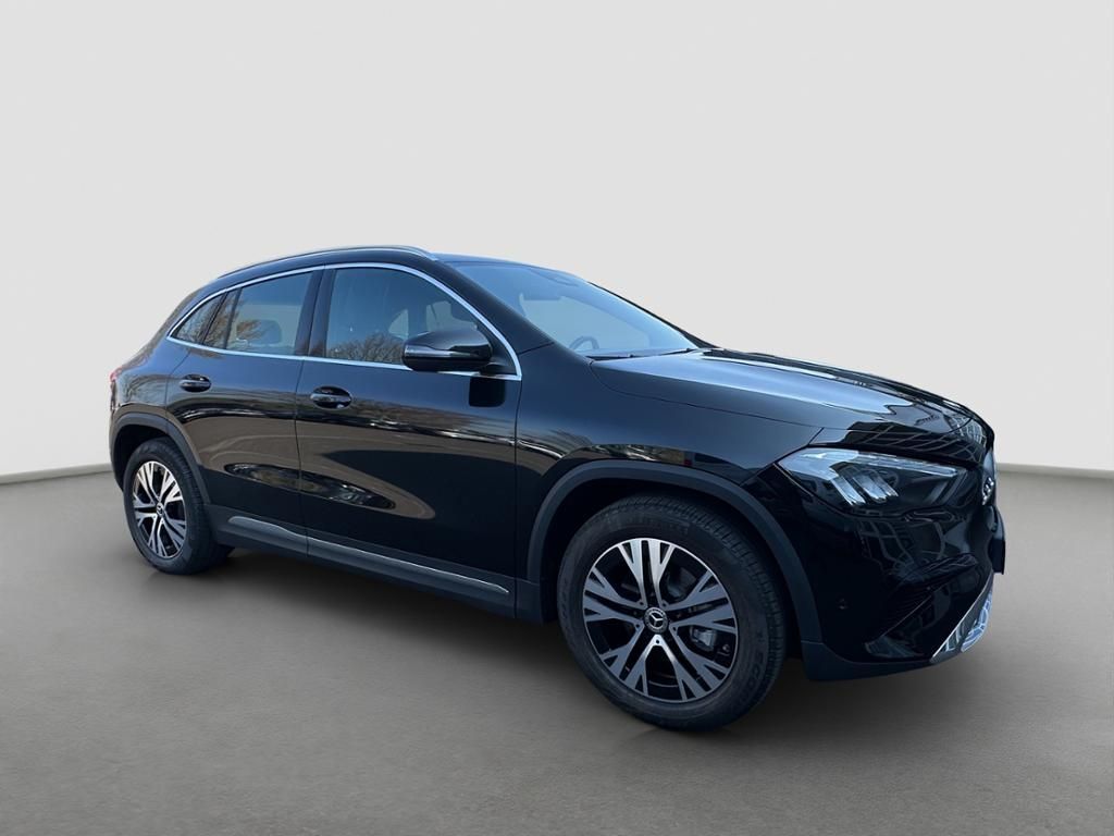 Fahrzeugabbildung Mercedes-Benz GLA 200 d LED*ParkAss*SpurH*el.Heck*PDC*RFK*AHK