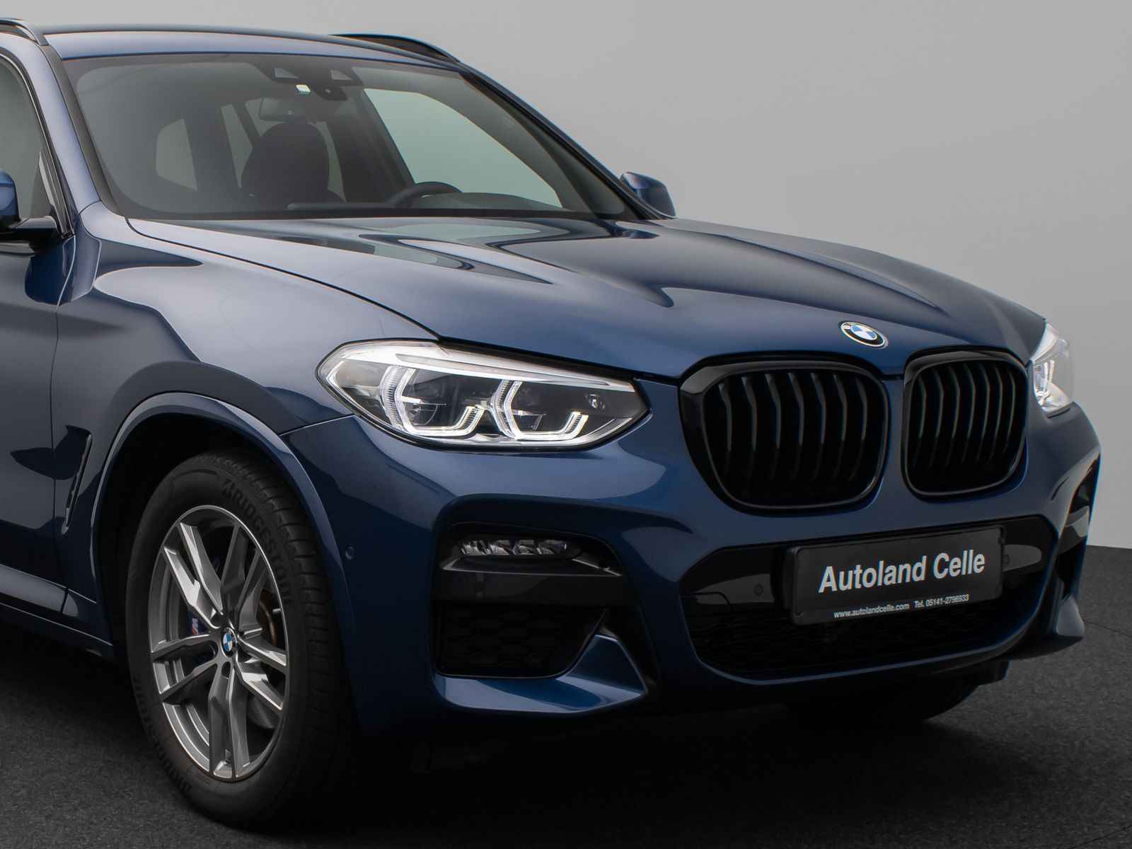 Fahrzeugabbildung BMW X3 xD30e M Sport Kamera HUD DAB HiFi AHK Komfort