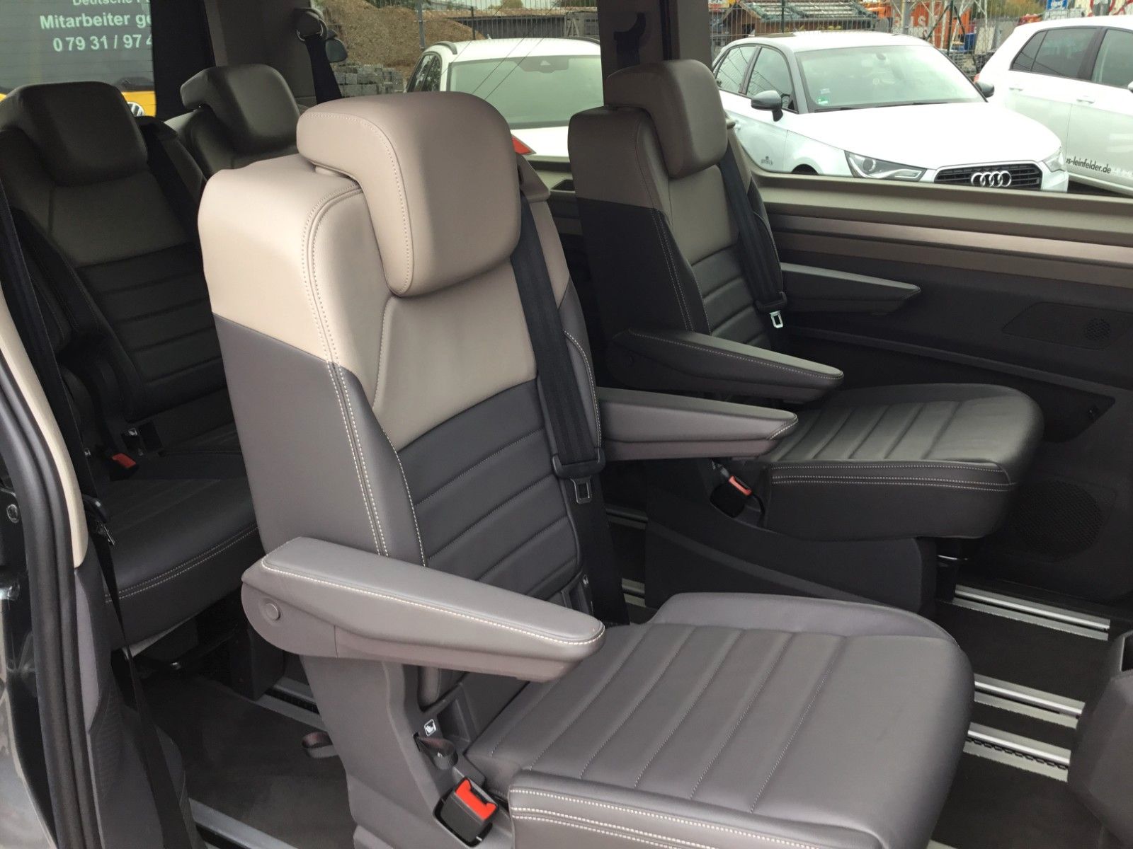 Fahrzeugabbildung Volkswagen T7 Multivan Life TDI DSG LÜ+AHK+ACC+LED+Leder