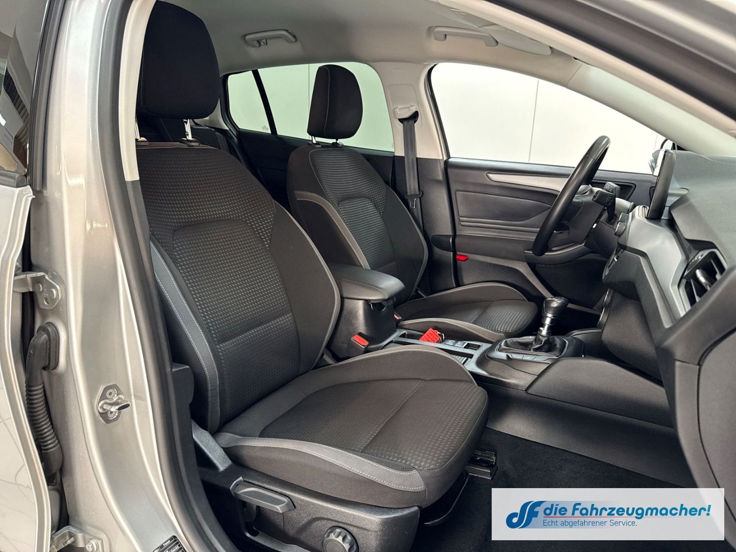 Fahrzeugabbildung Ford Focus Turnier Cool & Connect Navi LED Apple CarP