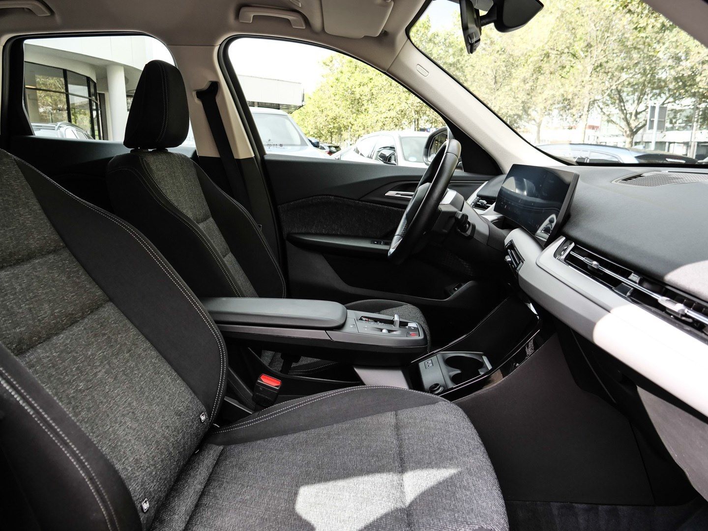 BMW X1 sDrive18d Aut Nav LED Parkass PDC RFK Shz foto 17