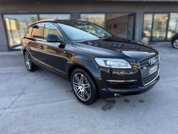 Audi Q7 - 1