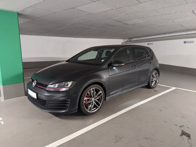 Volkswagen VW Golf 7 GTI Performance Pano Navi  SH Alu