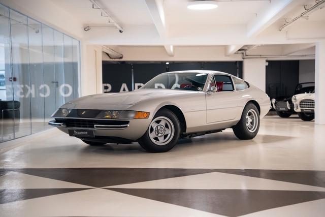 Ferrari 365 GTB 4 DAYTONA