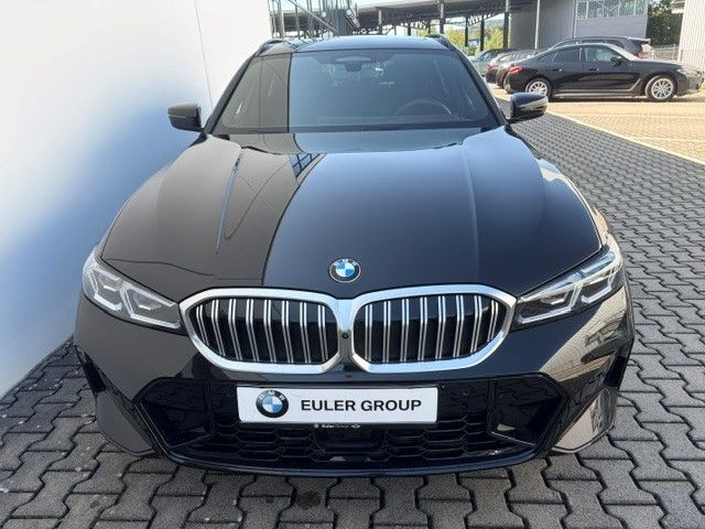 BMW 320 d xDrive Tour M Sport 19'' Pano Innov. Comf foto 2