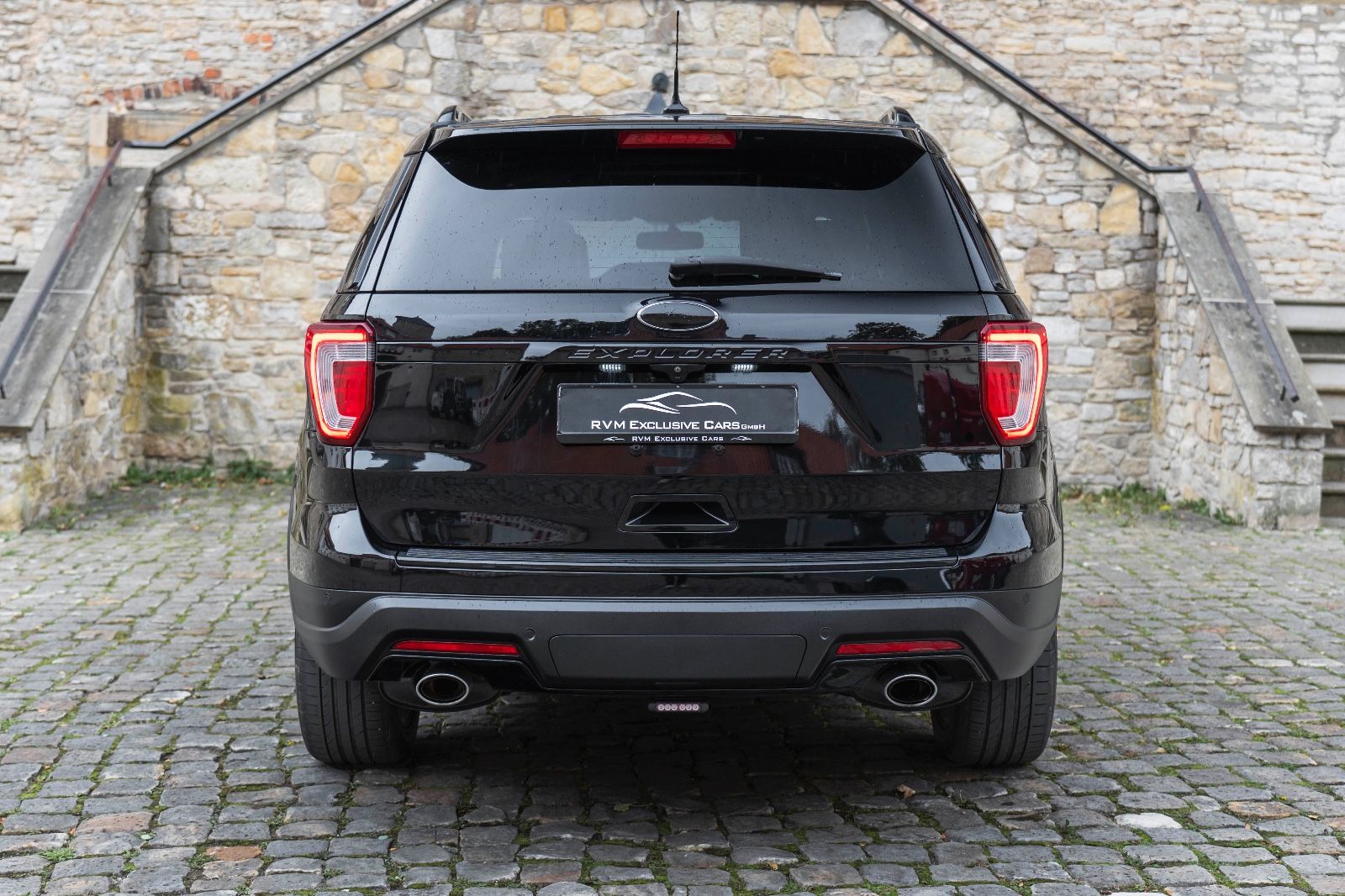 Fahrzeugabbildung Ford Explorer XLT 3,5L 4X4 LPG 6 SITZE KAM NAV