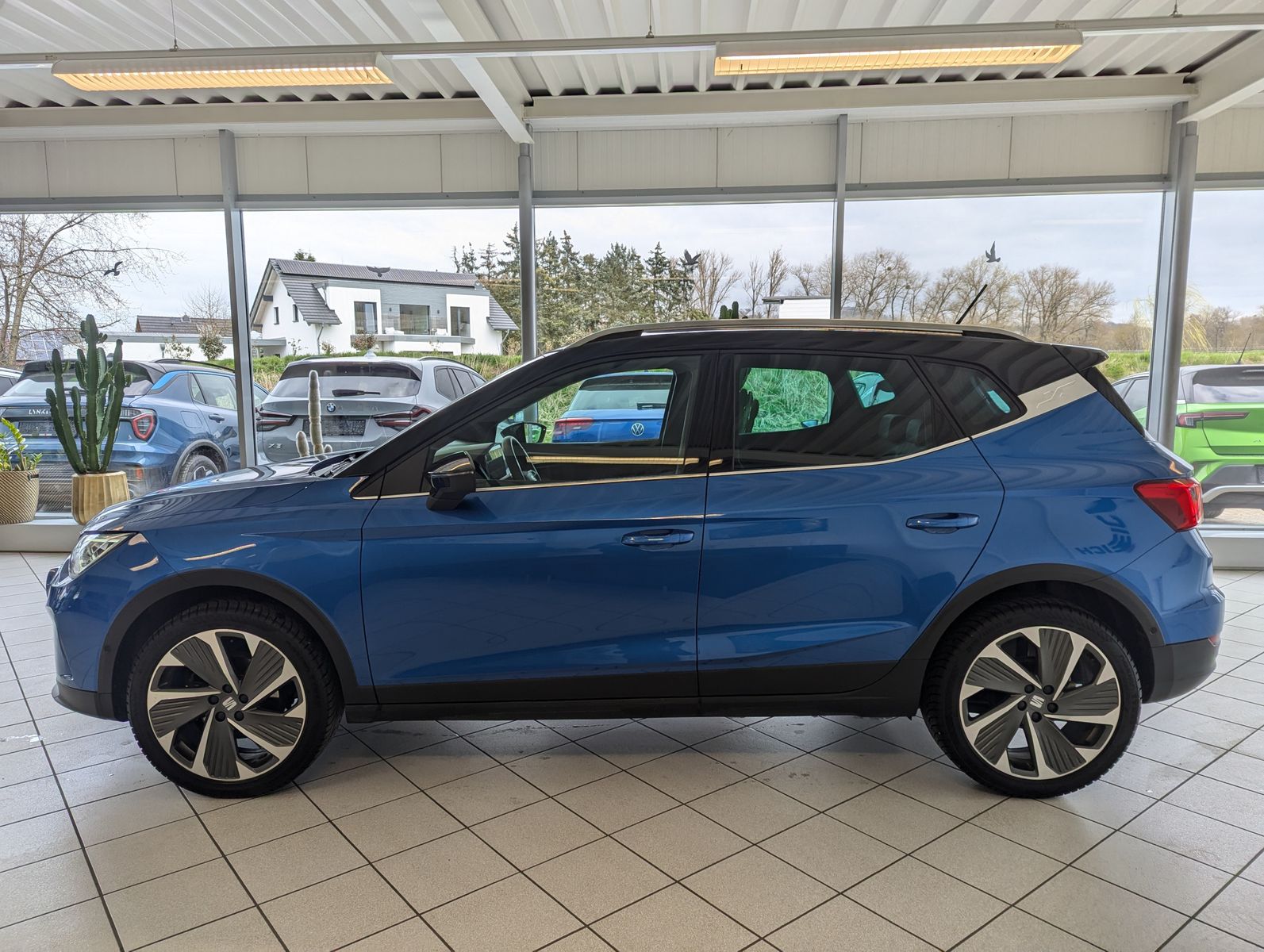 SEAT Arona 1.5 TSI DSG FR LED ACC Cam Dinamica AHK 18 - Image 4